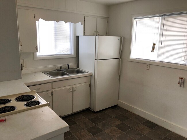 Building Photo - 4401 S Union St