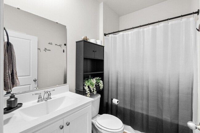 Building Photo - 3144 Fair Rdg Wy