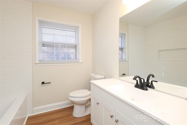 Building Photo - 937 Green Cir Dr