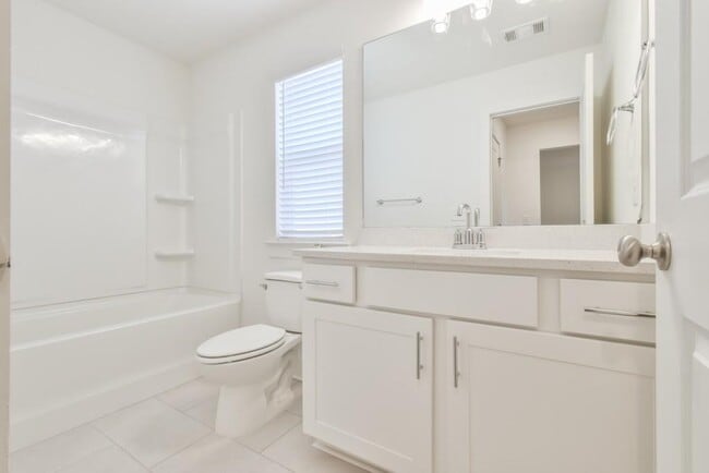 Building Photo - 126 Cannon Trce Dr