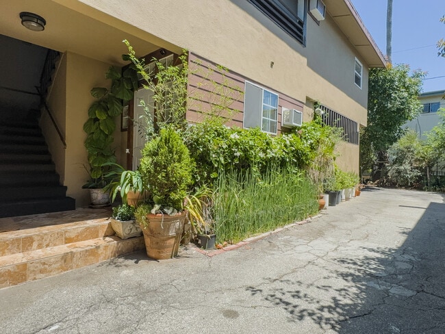 Building Photo - 12063 Lamanda St