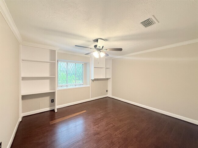 Building Photo - 6387 S Briar Bayou Dr