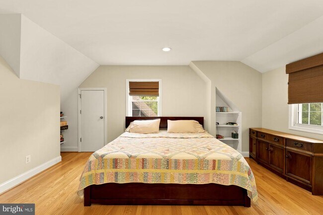Building Photo - 8323 Haddon Dr