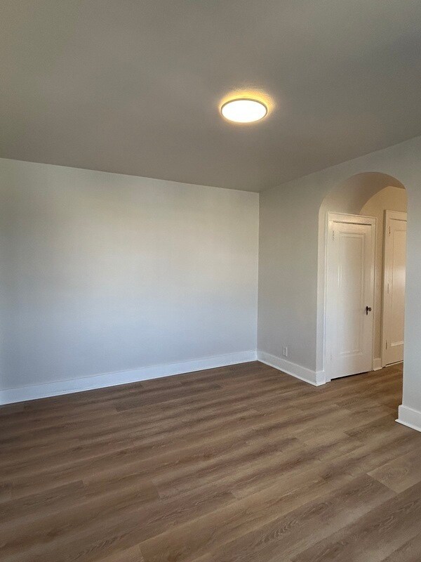 Building Photo - 2903 Voelkel Ave