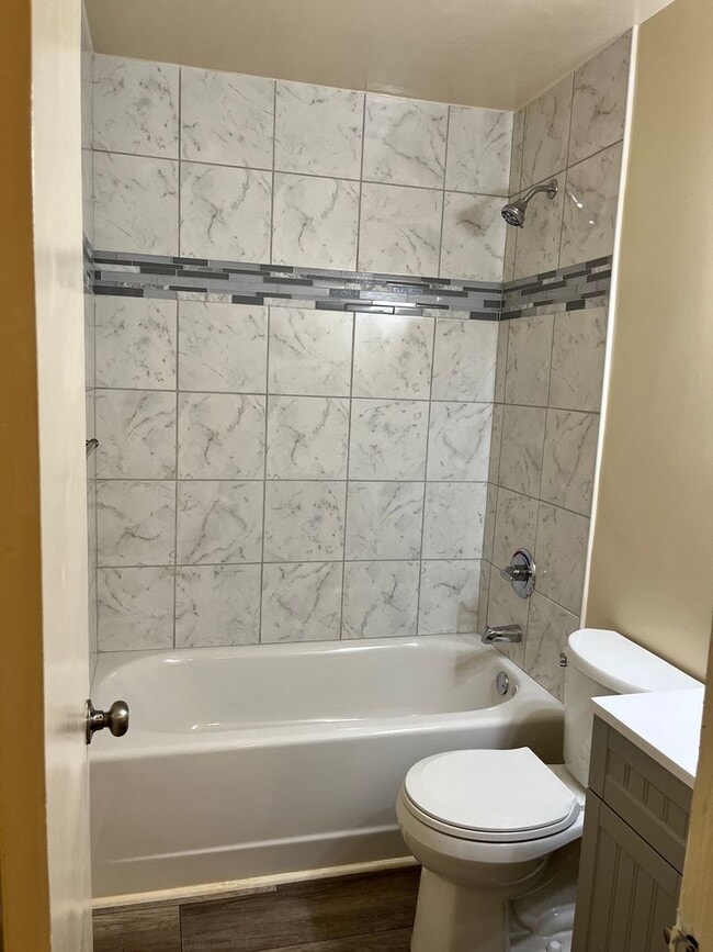 Building Photo - Remodeled 3 Bedroom Home in Boulevard Neighborhood