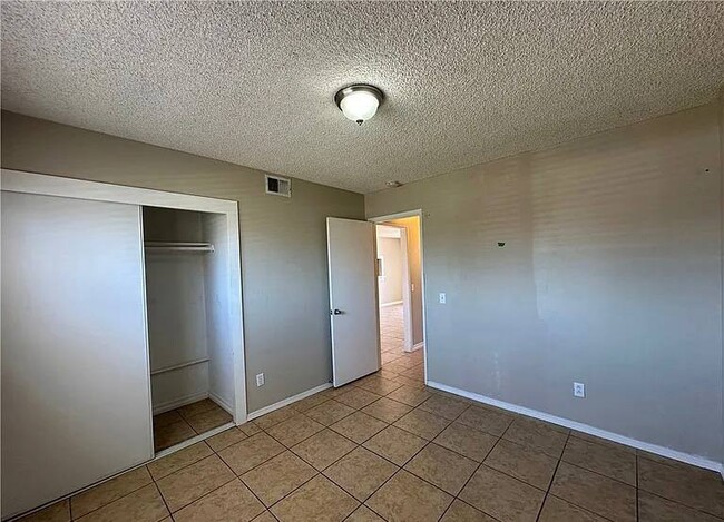 Building Photo - 1768 Bern Dr