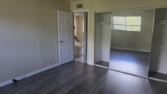 Building Photo - 6328 Newtown Cir