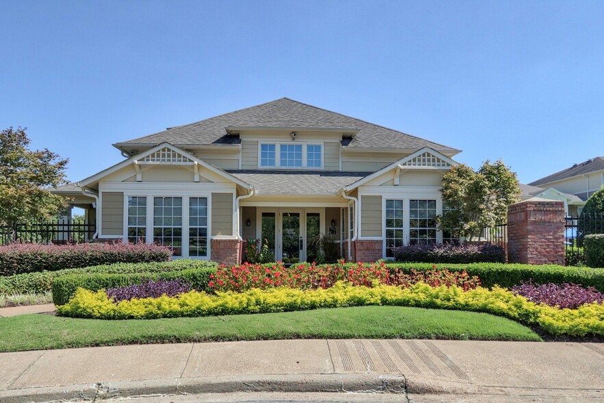 Leasing Office Exterior - Park's Edge at Shelby Farms