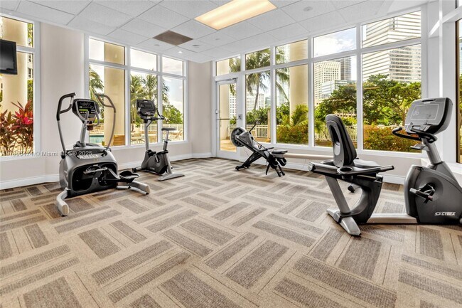 Building Photo - 801 Brickell Key Blvd
