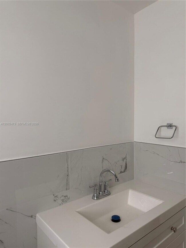 Building Photo - 700 Layne Blvd