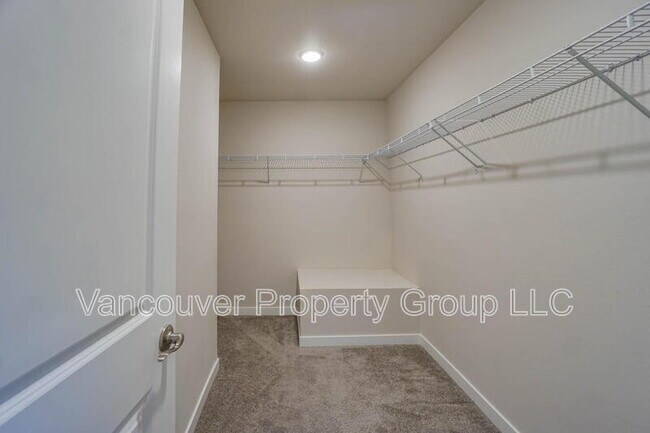 Building Photo - 2904 NE 161st Ct