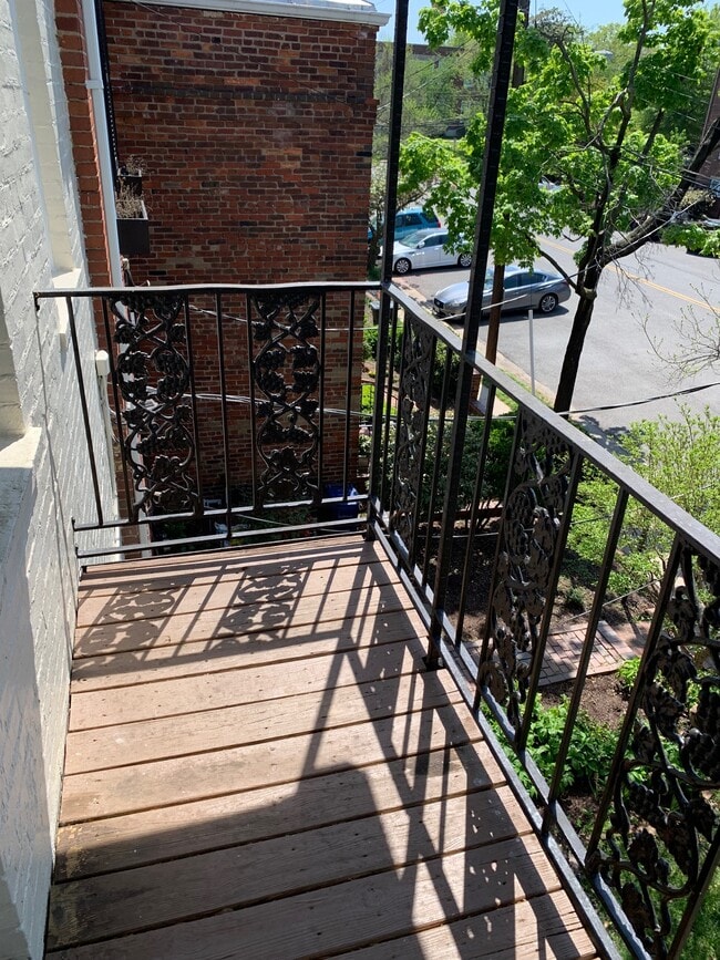 Building Photo - 814 S Pitt St