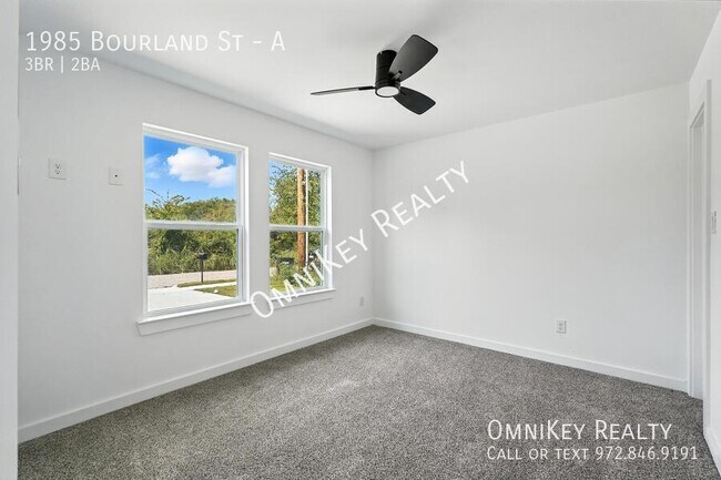 Building Photo - 1985 Bourland St