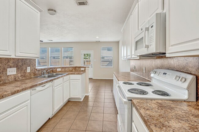 Building Photo - 6213 Stoney Creek Dr