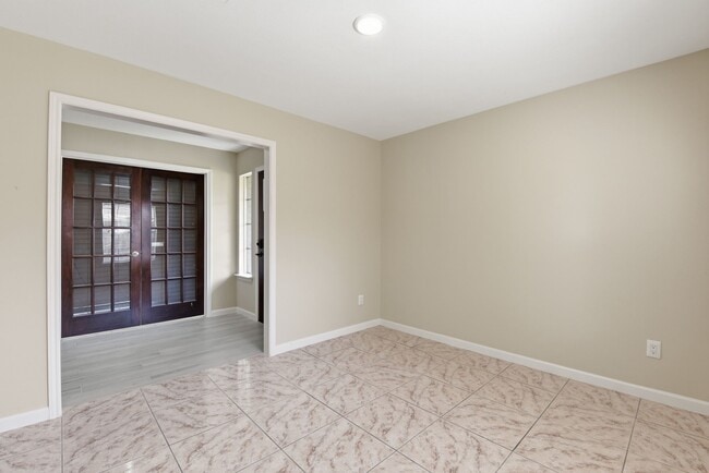 Building Photo - 8515 Leafdale Dr