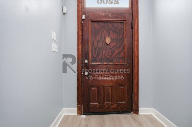 Building Photo - 2206 Parkwood Ave