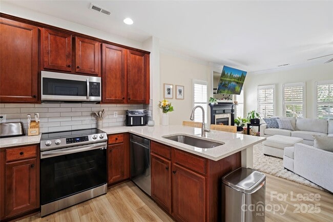 Building Photo - 10606 Trolley Run Dr