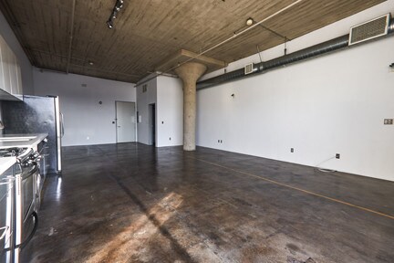 Building Photo - 1855 Industrial St