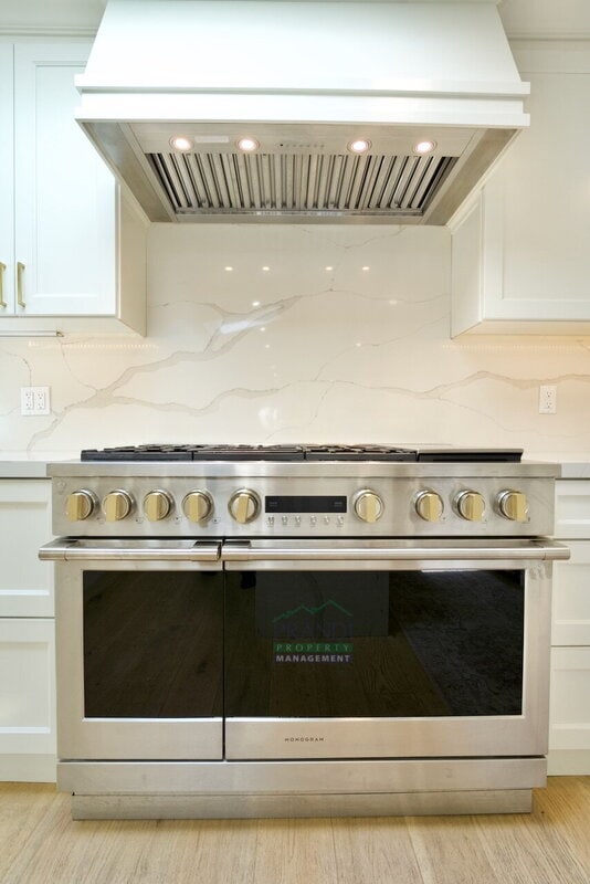 Building Photo - 49 Locust Ave