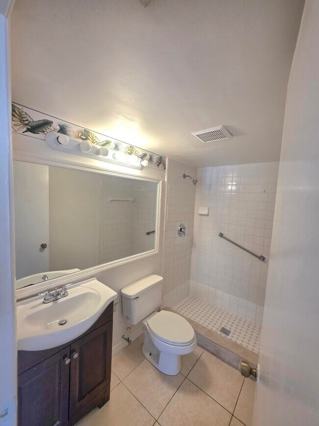 Building Photo - 203 Foxtail Dr