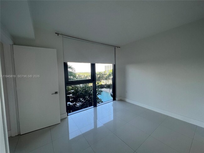 Building Photo - 121 NE 34th St