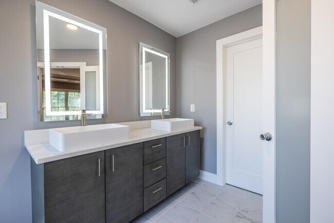 Building Photo - 1759 Regency Park Walk