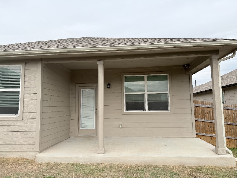 Building Photo - 157 Jayden Dr