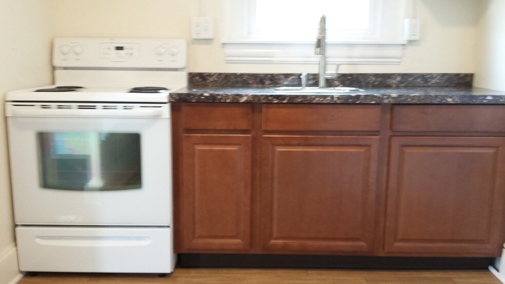 Kitchen - 209 Union St