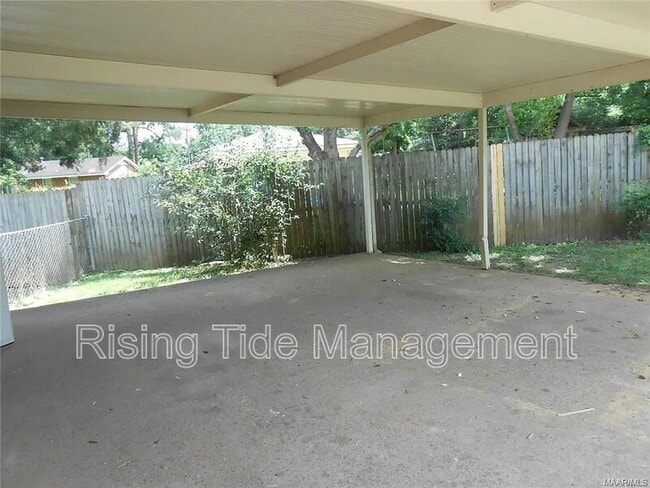 Building Photo - 3704 Honeysuckle Rd