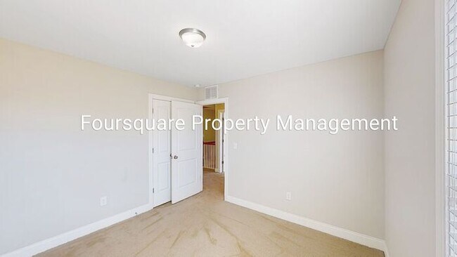 Building Photo - 3-Bed Home with Bonus Room, Home Office , Screened Porch  and Community Pool!