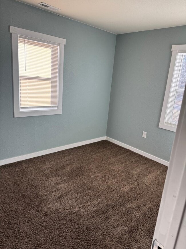 Building Photo - 3432 SE Bryant St