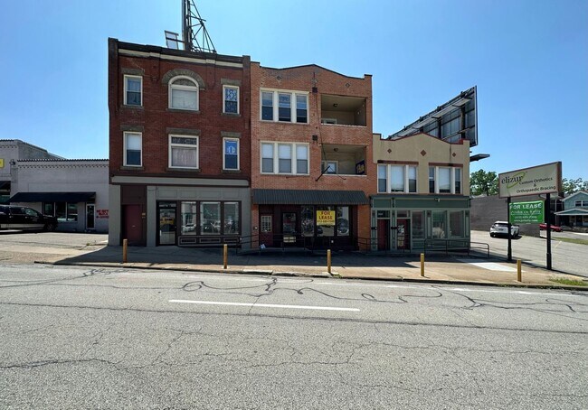 Building Photo - First Floor Commercial Space in Perfect Oakland Location Right on Boulevard of the Allies! CALL T...