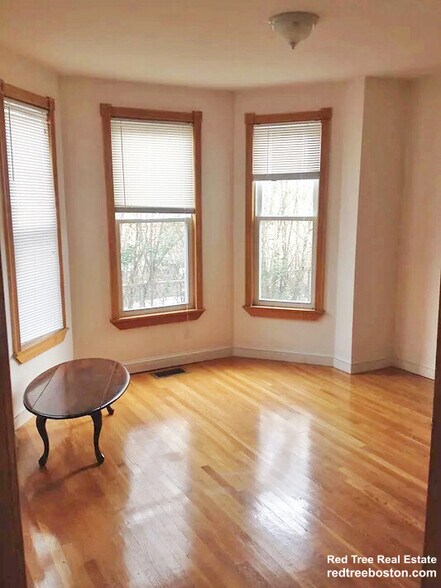 Primary Photo - 49 Pearl St