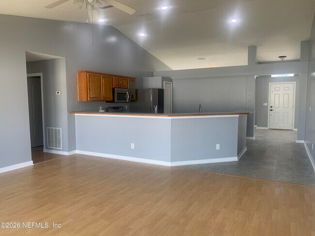 Building Photo - 1752 Glen Laurel Dr