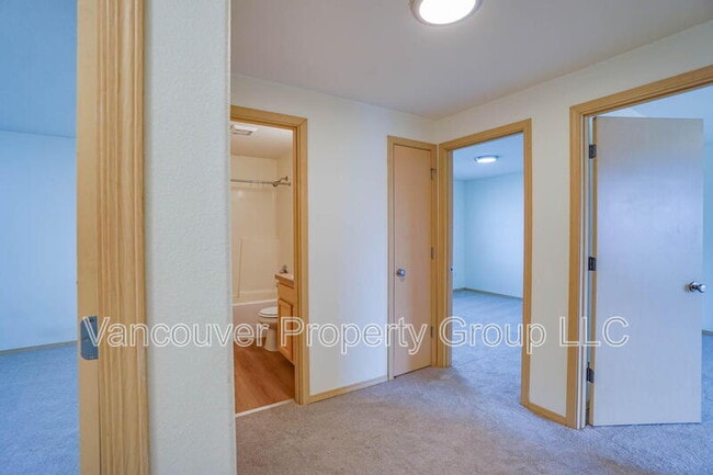 Building Photo - 1100 W 30th St