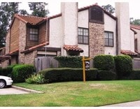 Building Photo - Super Cute Townhouse!