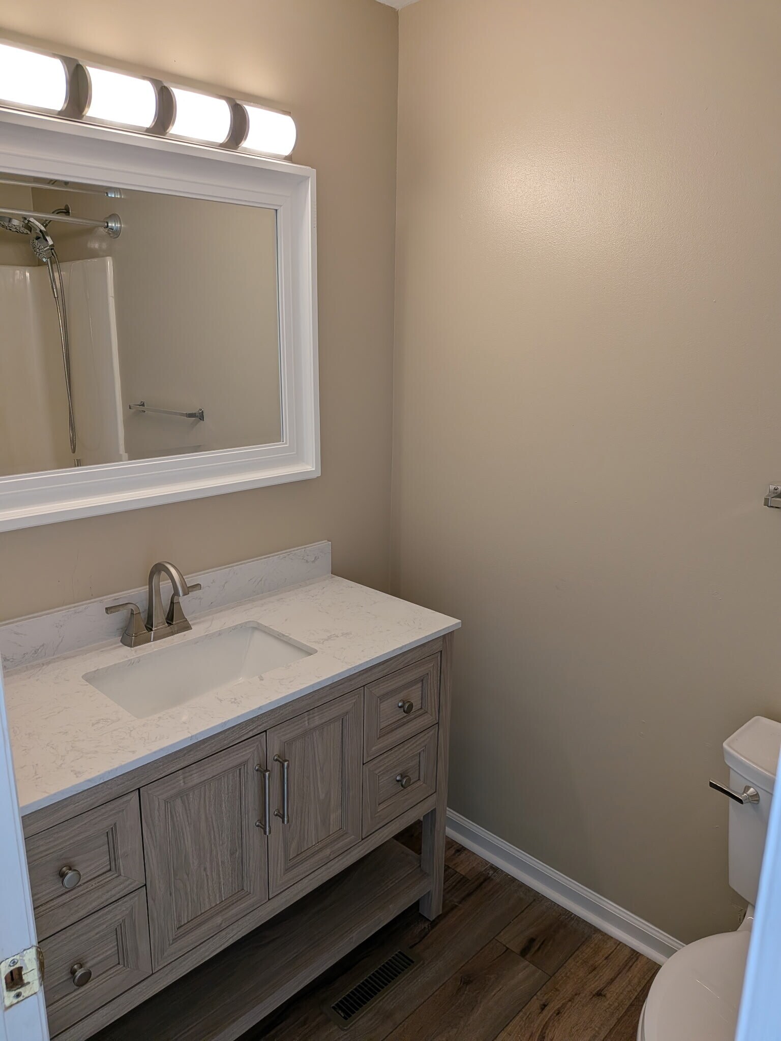 Building Photo - 907 Weeping Willow Dr