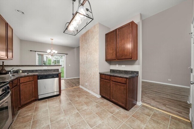 Building Photo - 485 S Jade Ln