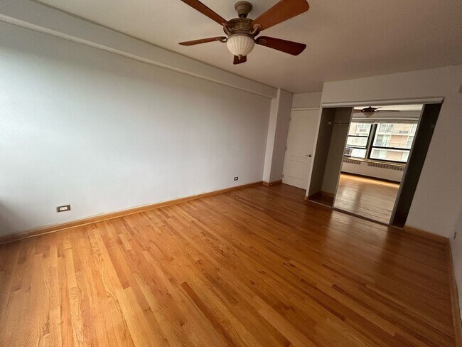 Building Photo - 4180 N Marine Dr