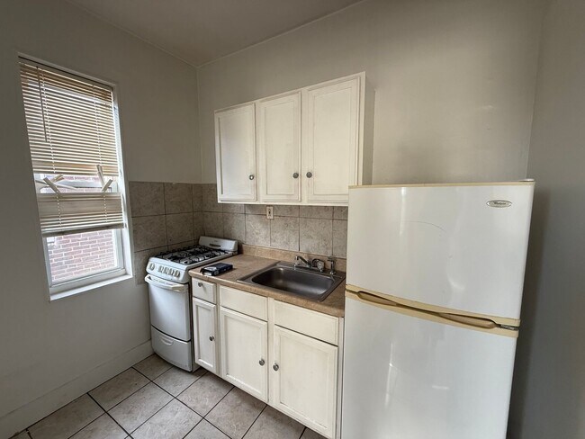 Primary Photo - 7208 Torresdale Ave