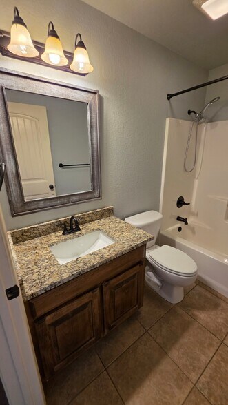 Building Photo - 3105 SW Pine Valley Rd