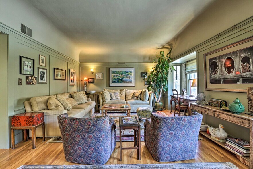 Building Photo - 241 Ashbury St