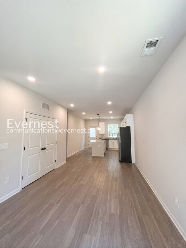 Building Photo - 107 Rhyne Ave