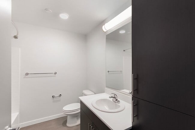 Building Photo - Vive