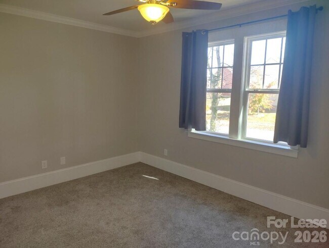 Building Photo - 1716 Berryhill Rd