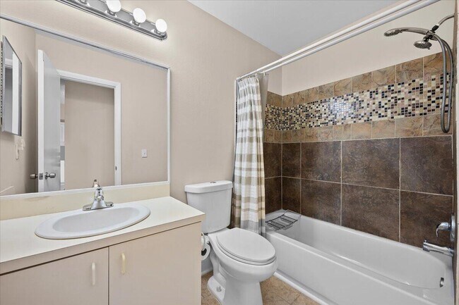 Building Photo - 144 Deerfield Ct
