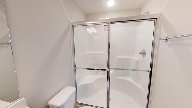 Building Photo - 310 Bogle St