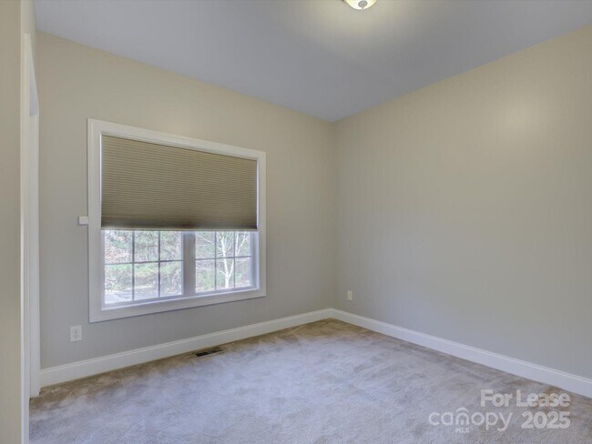 Building Photo - 4405 Sugar Cane Ct