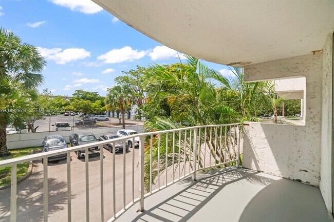 Building Photo - 498 NW 165th St