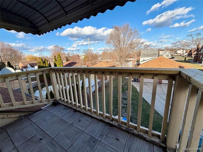 Building Photo - 6120 Middlesex St